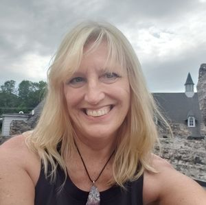 Meet your Posher, Arika